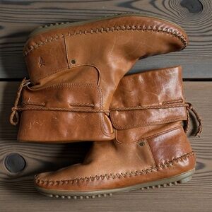 Frye Reba Booties Sz 7.5M Cuff Short Moccasin Cognac Leather Western Rustic EUC
